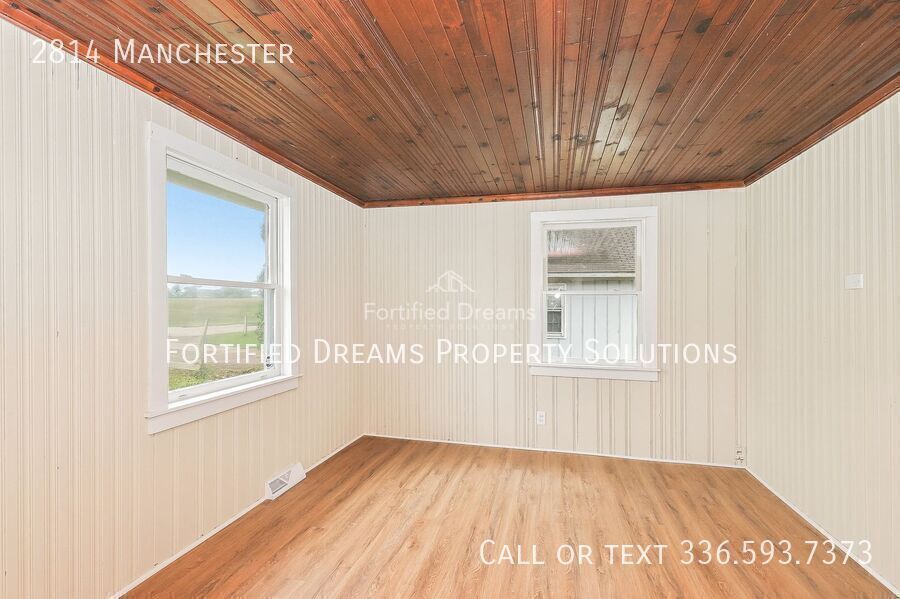 Building Photo - 2814 Manchester-