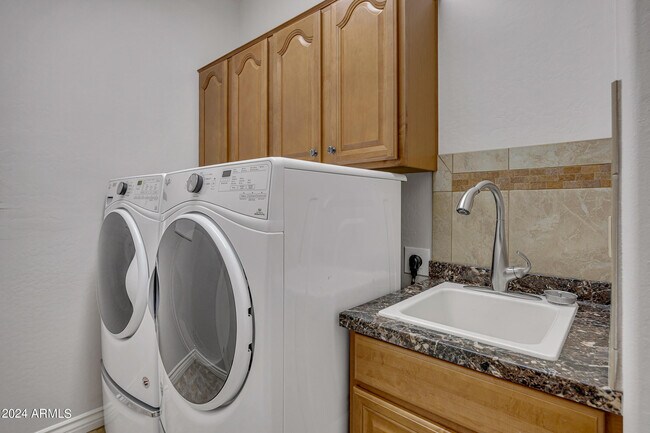 Building Photo - 20500 N Big Dipper Dr