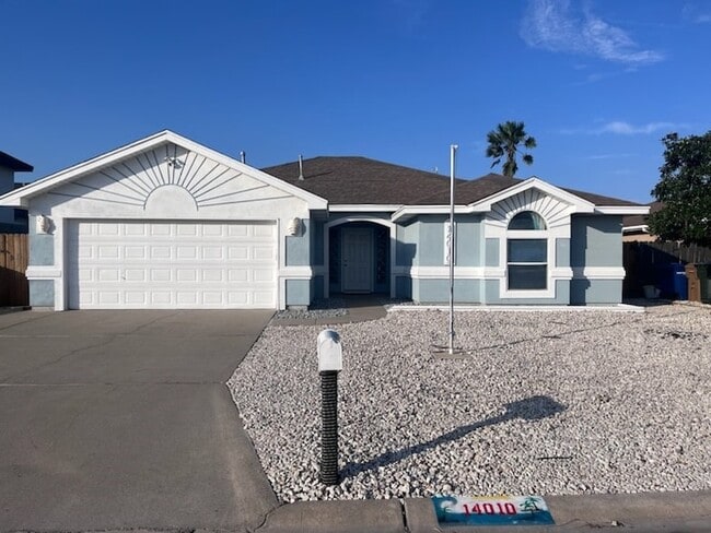 Building Photo - 14010 Hawksnest Bay Dr