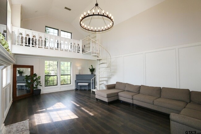 Building Photo - 18751 Ridgeline Rd