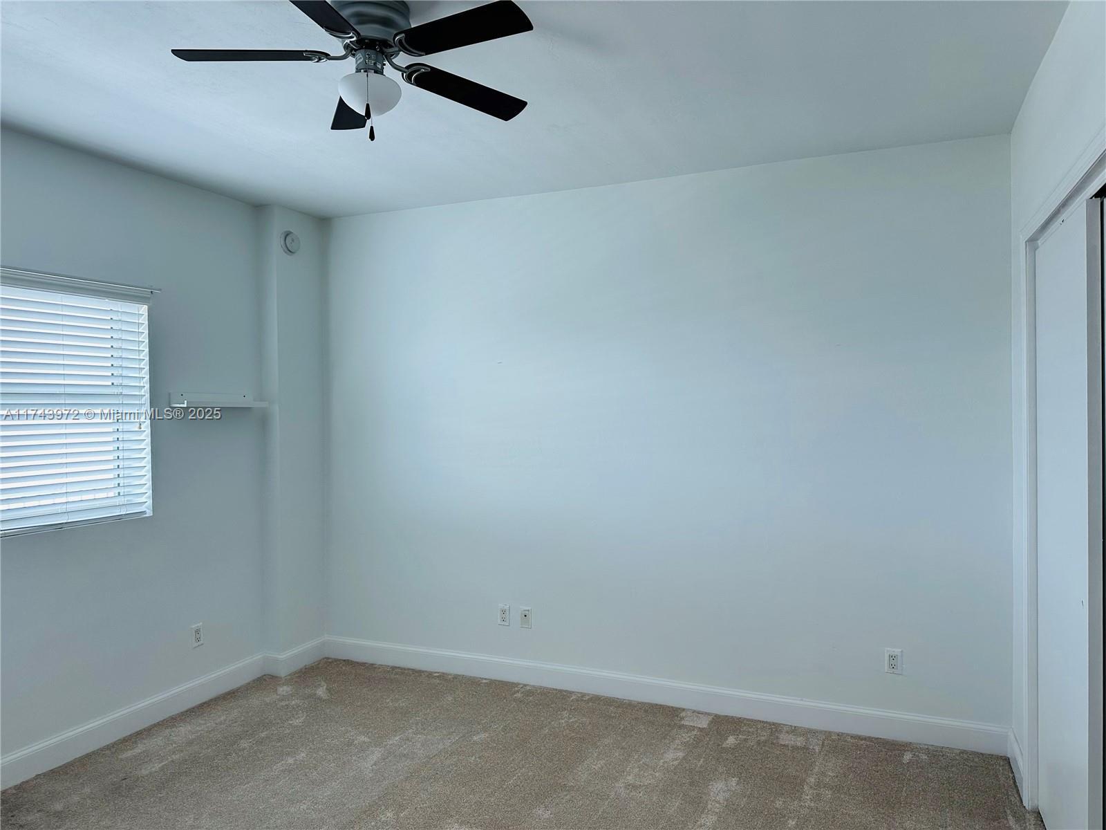 Building Photo - 14951 Royal Oaks Ln