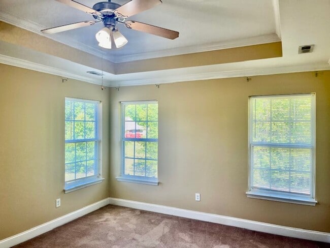 Building Photo - 127 Deer Run Trail NW