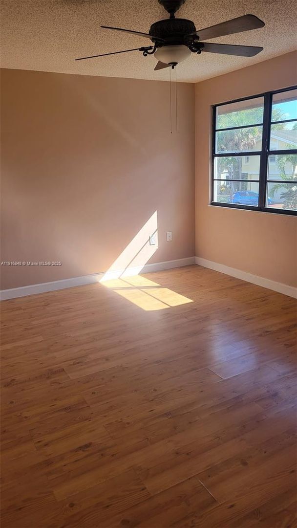 Building Photo - 914 NW 106th Ave