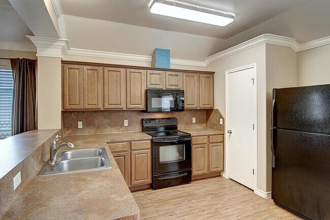 Building Photo - 2409 Gold Star Dr
