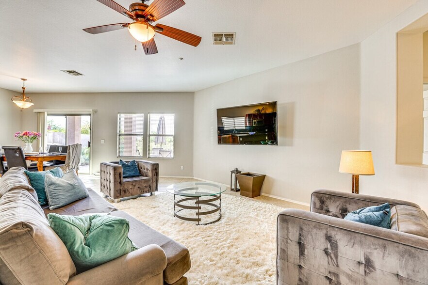 Building Photo - 9443 E Whitewing Dr