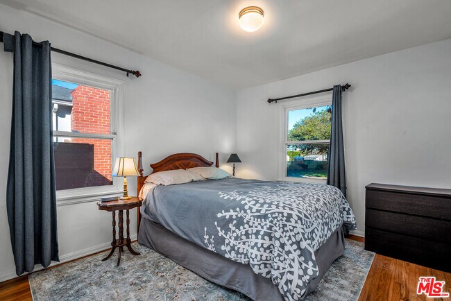 Building Photo - 8207 Stewart Ave