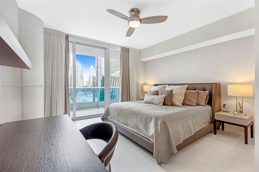 Building Photo - 200 Biscayne Boulevard Way