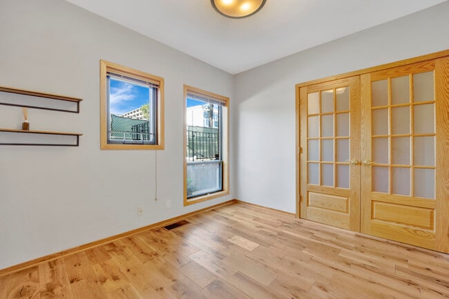 Building Photo - 711 S Ashland Ave