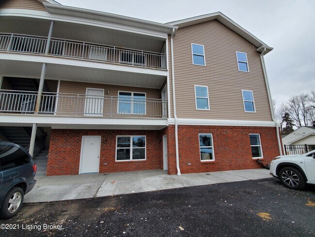 Building Photo - 3500 College Dr