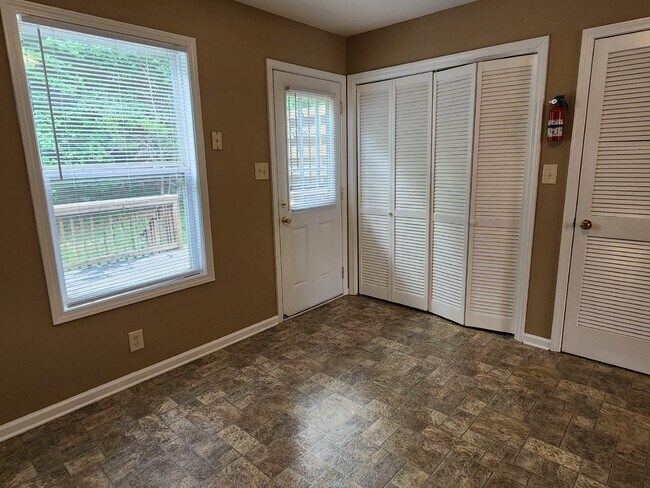 Building Photo - 2813 A COBALT DR