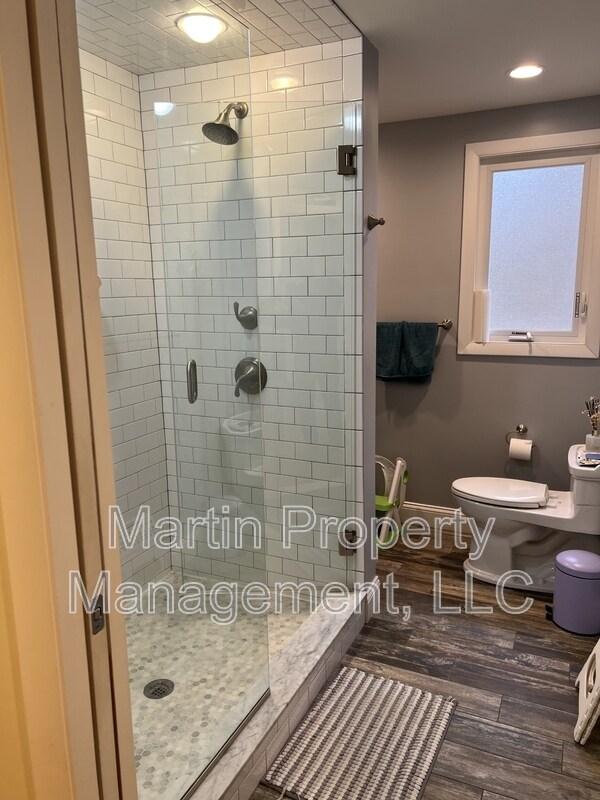 Building Photo - 27 Burlington Rd