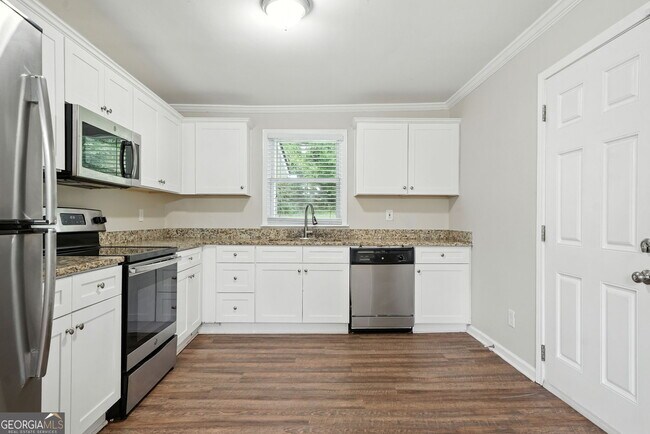 Building Photo - 2493 Miriam Ln