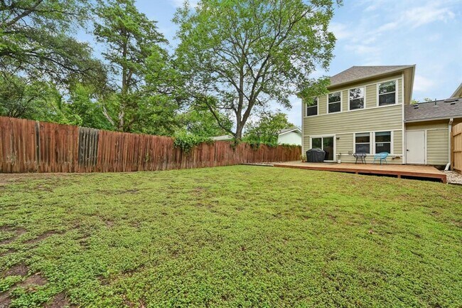 Building Photo - 3203 Carol Ann Dr