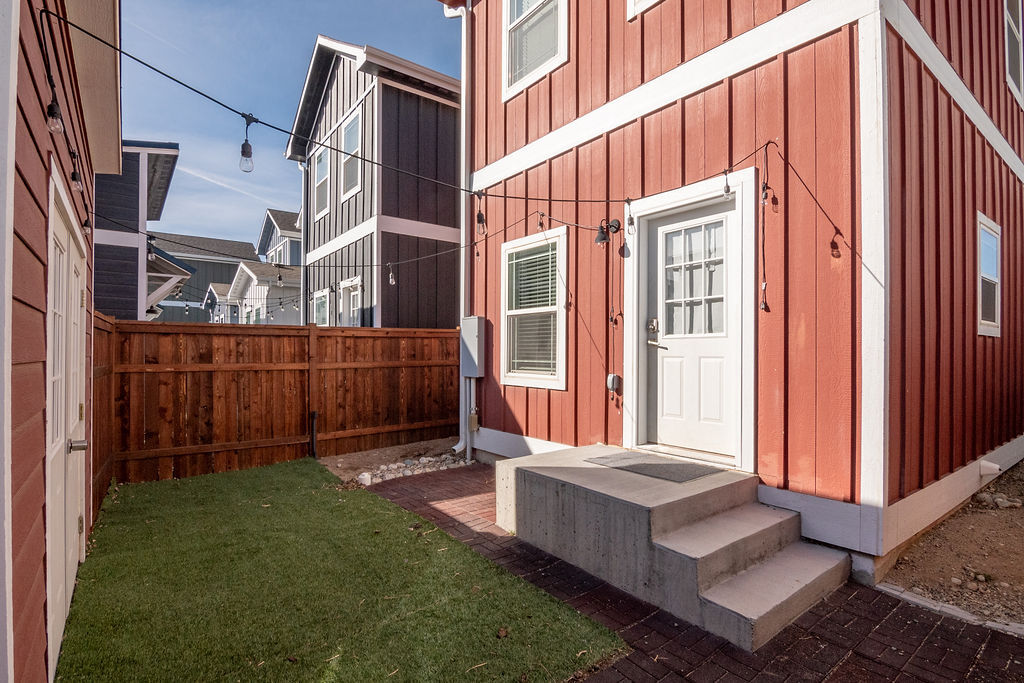 Building Photo - 120 Barnwood Cir