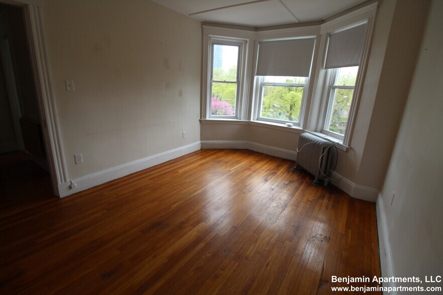 Building Photo - 1161 Boylston St