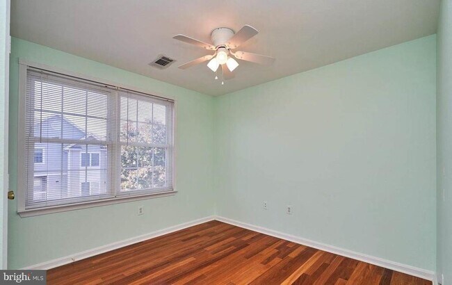 Building Photo - 12827 Fair Briar Ln