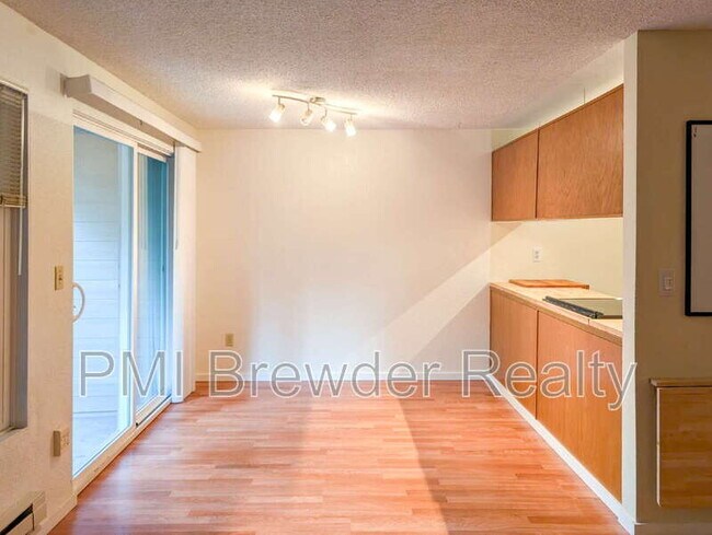 Building Photo - 19851 25th Ave NE