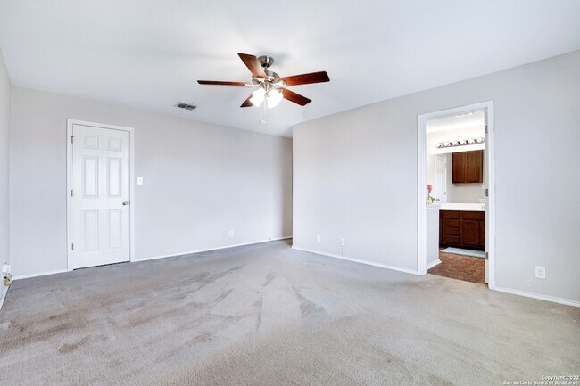 Building Photo - 547 Red Quill Nest