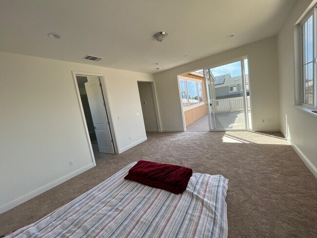 Master Bedroom - 499 Russell Way