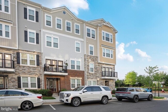 Building Photo - 24553 Rosebay Terrace
