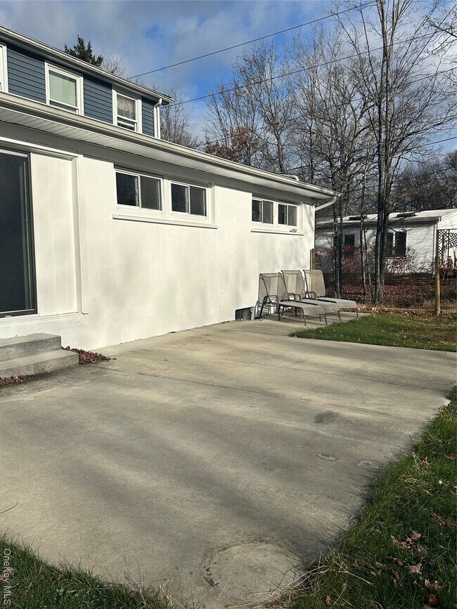 Building Photo - 2727 NY-94