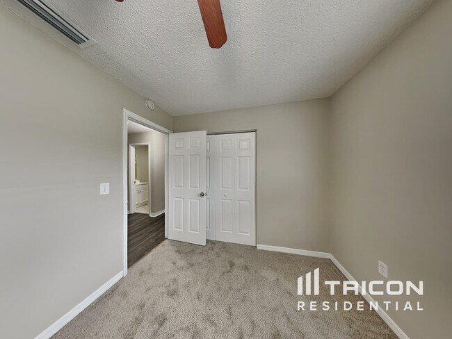 Building Photo - 111 Ravenway Dr