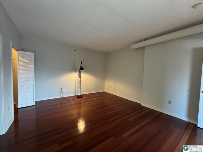 Building Photo - 11 W 2nd St