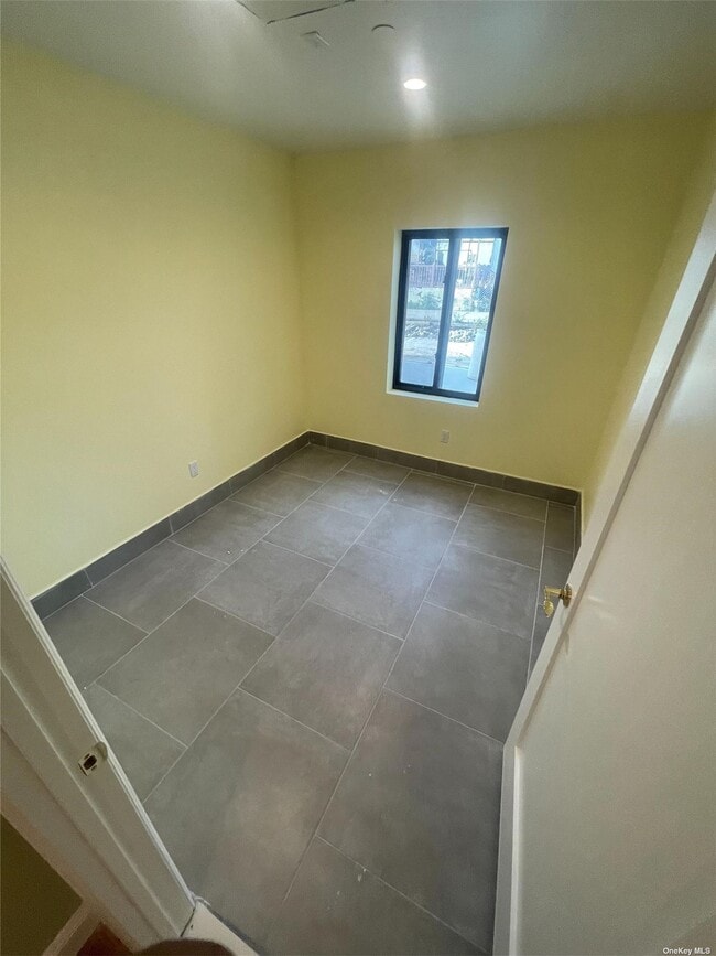 Building Photo - 129-19 101st Ave