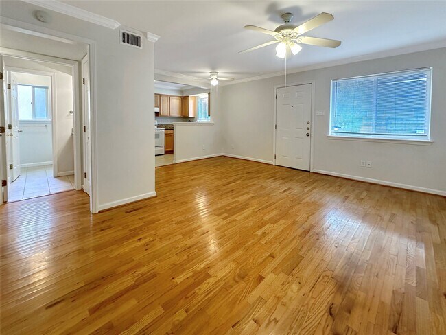 Building Photo - 1520 Yale St