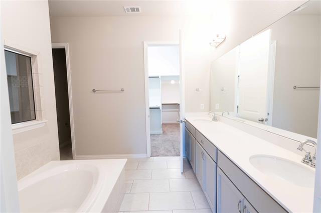 Building Photo - 8635 Edgemere Dr