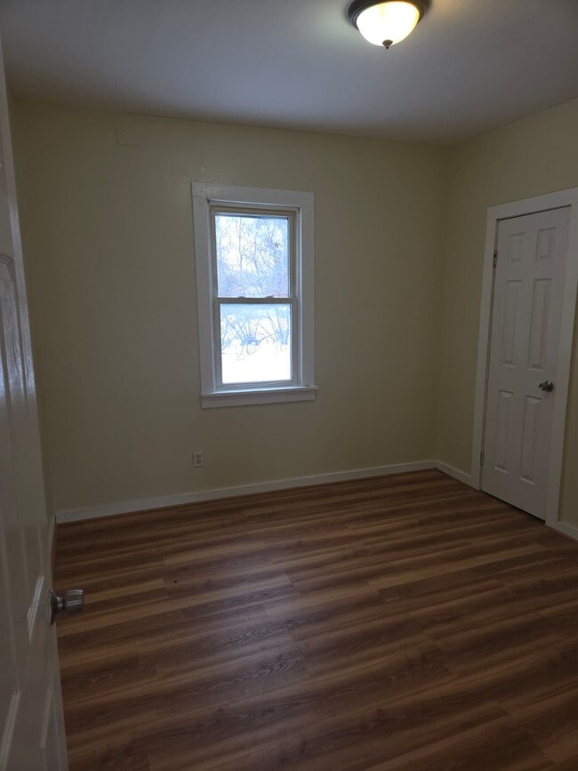 Building Photo - 705-09 South Ave