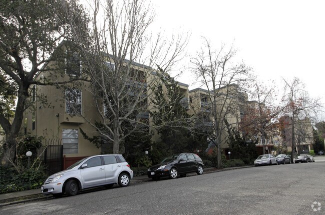 Building Photo - 500 Vernon St