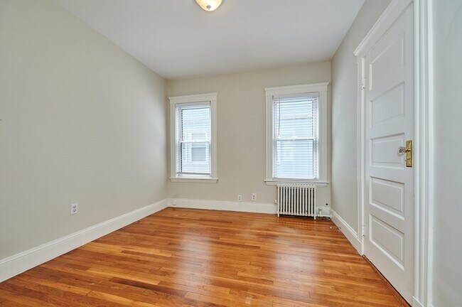 Building Photo - 1873 Hyde Park Ave