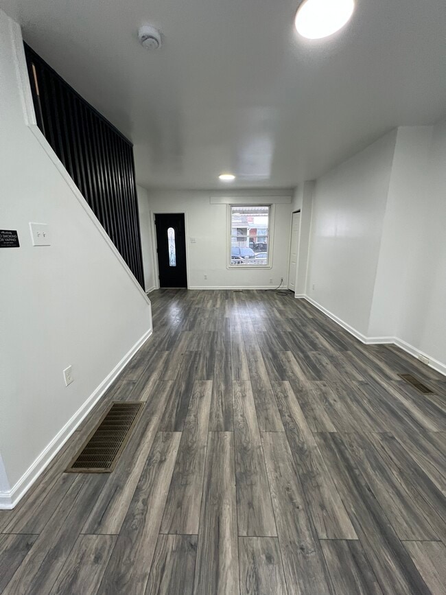 Building Photo - 912 Pennell St