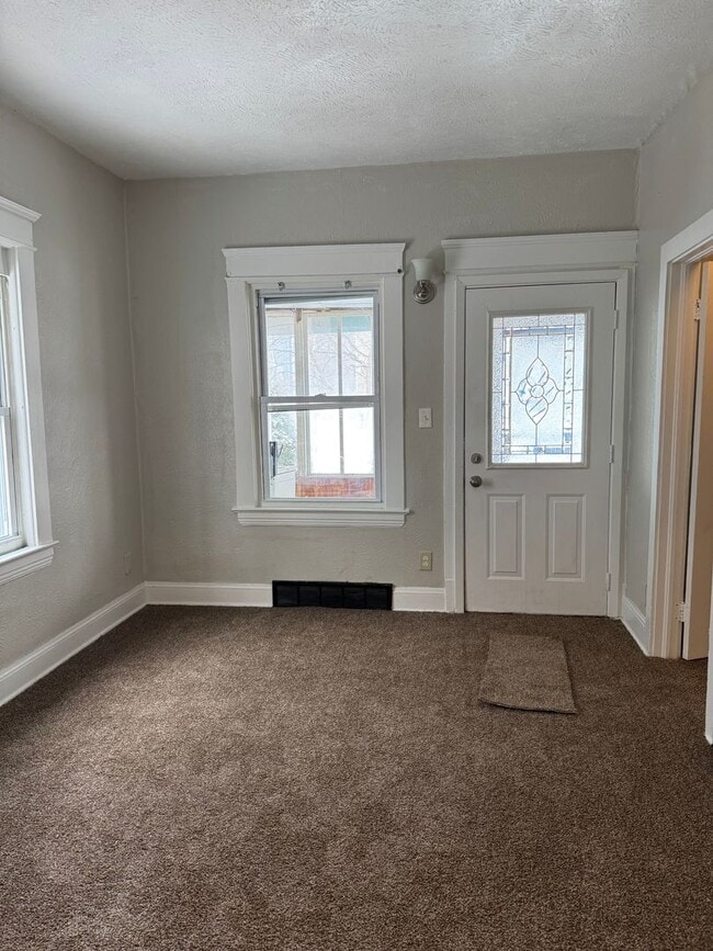 Building Photo - 3bd Single Buckeye/Kinsman Cash Pay