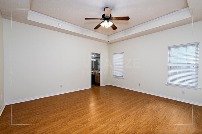 Building Photo - Daphne 3BR/2BA + Bonus Den – Spacious, Stylish & Full of Charm!