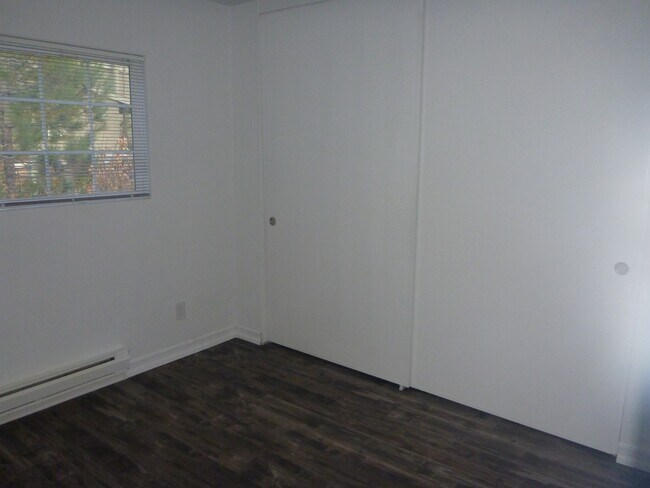 Building Photo - 810 Alder Ave