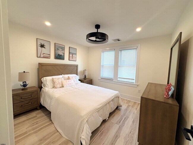 Building Photo - 6 N Jasper Ave