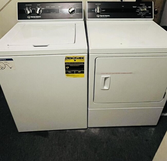 Building Photo - 560 S 600 E