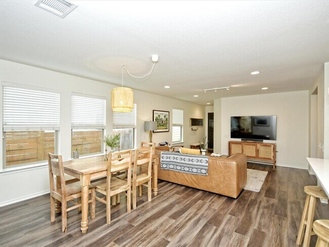 Building Photo - 6709 Sunderland Trail