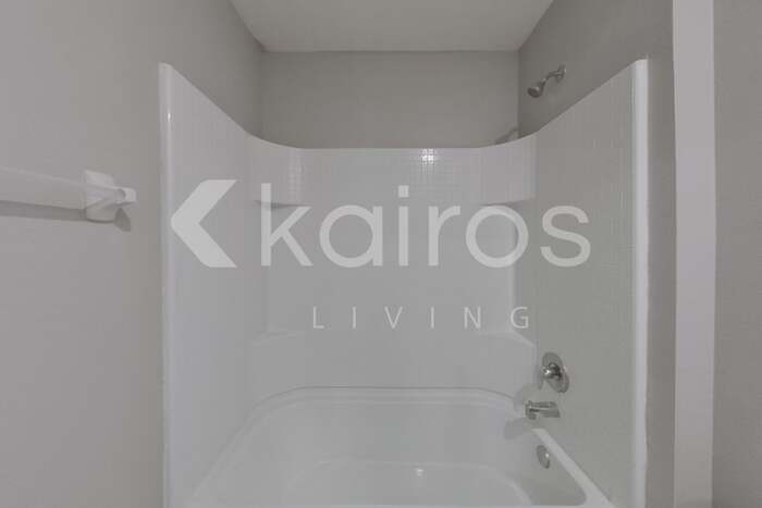 Building Photo - 8684 SW 44th Ct