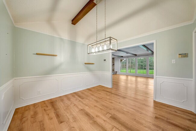Building Photo - 16326 Heatherdale Dr