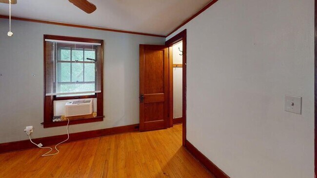 Building Photo - 815 Dewey-815DEW