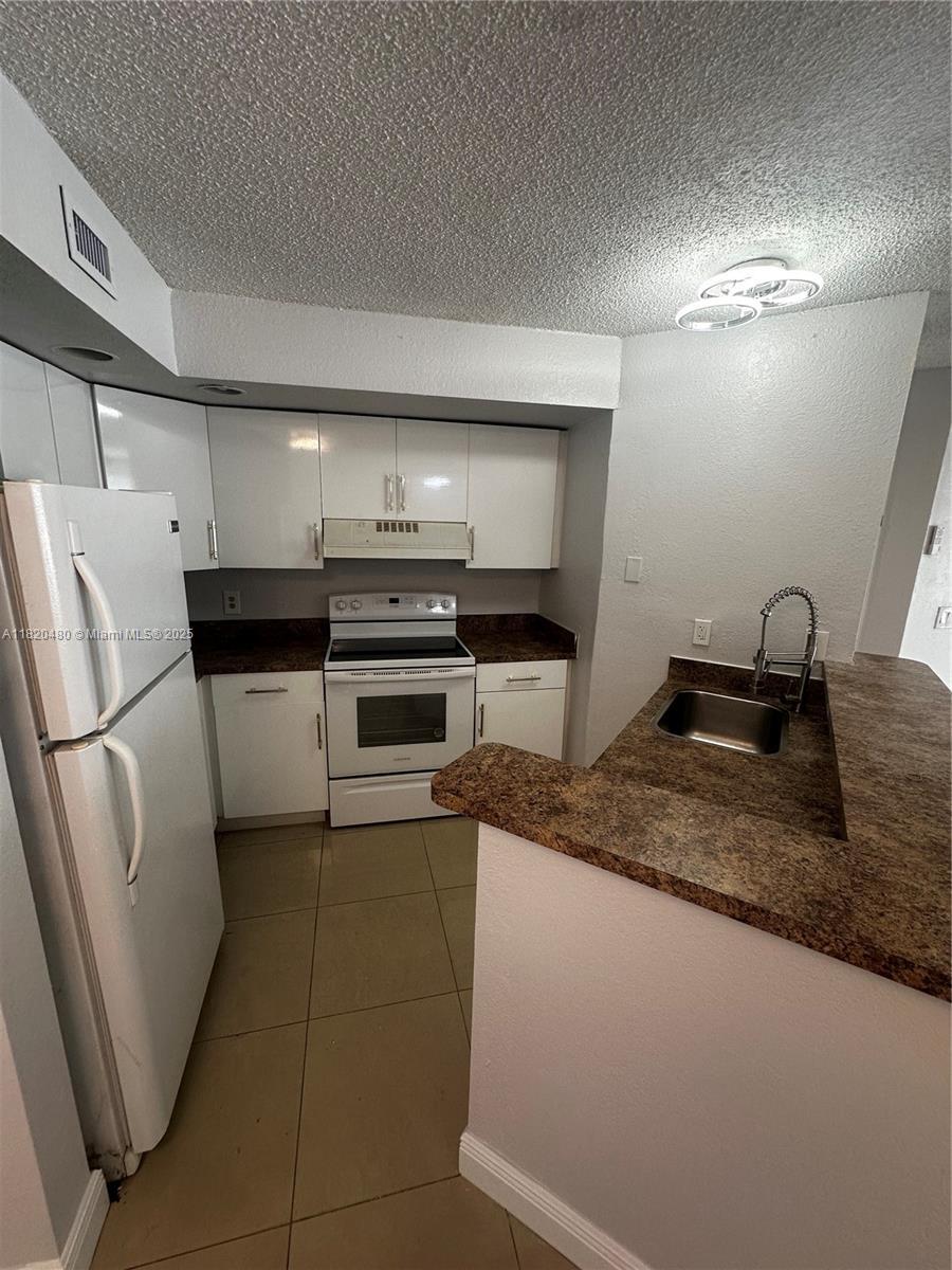 Building Photo - 12760 Vista Isles Dr