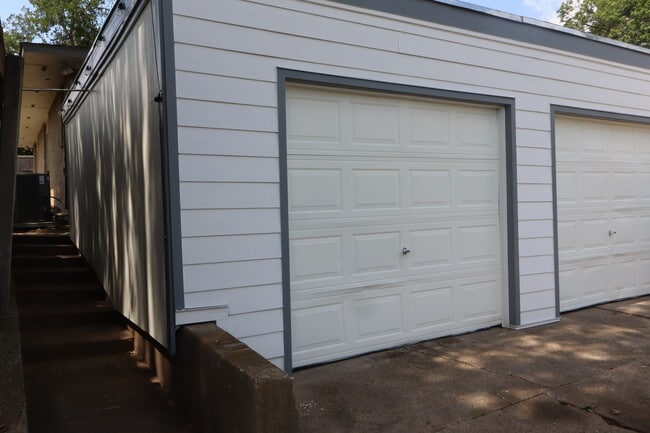 Building Photo - 13561 Red Fern Ln