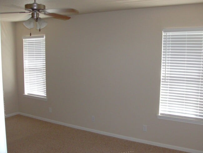Building Photo - Charming 2 Bed, 2 Bath Duplex in South Kil...