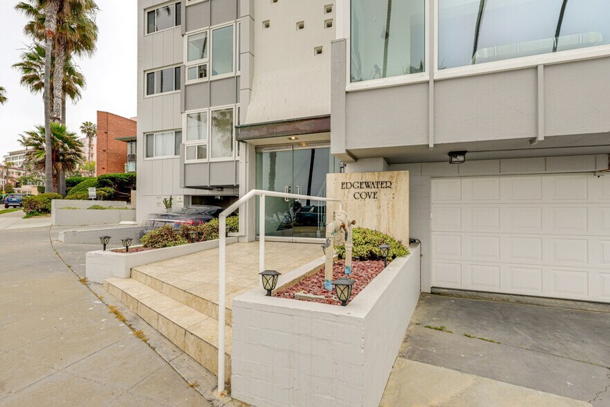 Building Photo - 1039 Coast Blvd