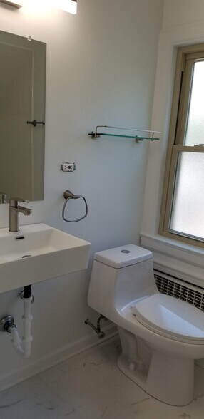 Unit 2 - 679 Park Ave W