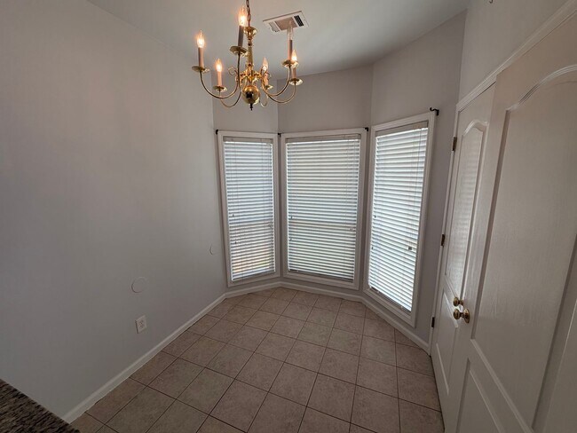 Building Photo - Charming 3-Bedroom Home In City Square!