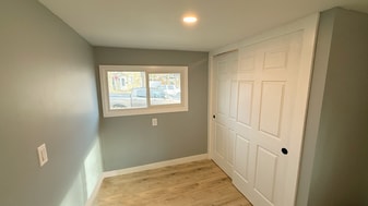 Building Photo - 1069 N 1st St